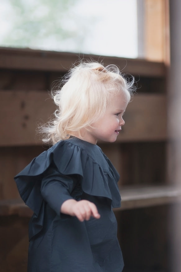 BIG COLLAR DRESS