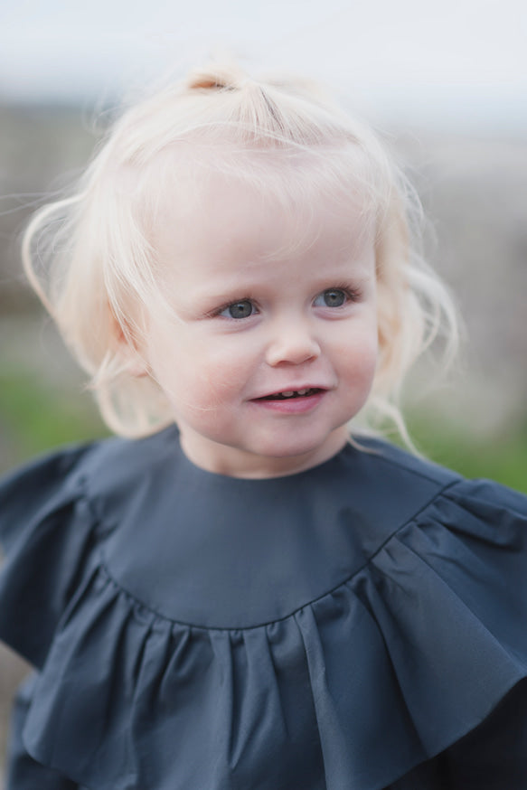 BIG COLLAR DRESS