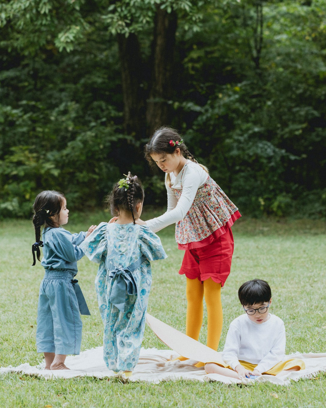 DOUBLE LAYERED SLEEVELESS TOP LIBERTY
