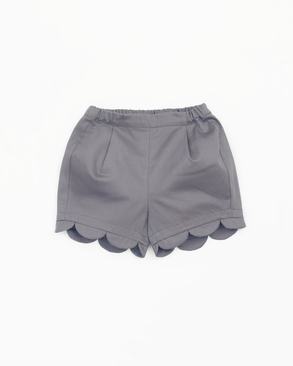 SCALLOPED SHORT PANTS