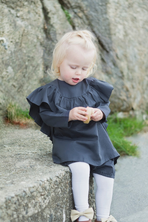 BIG COLLAR DRESS