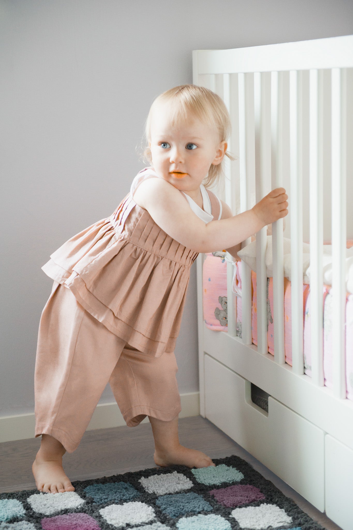 DOUBLE LAYERED SLEEVE TOP