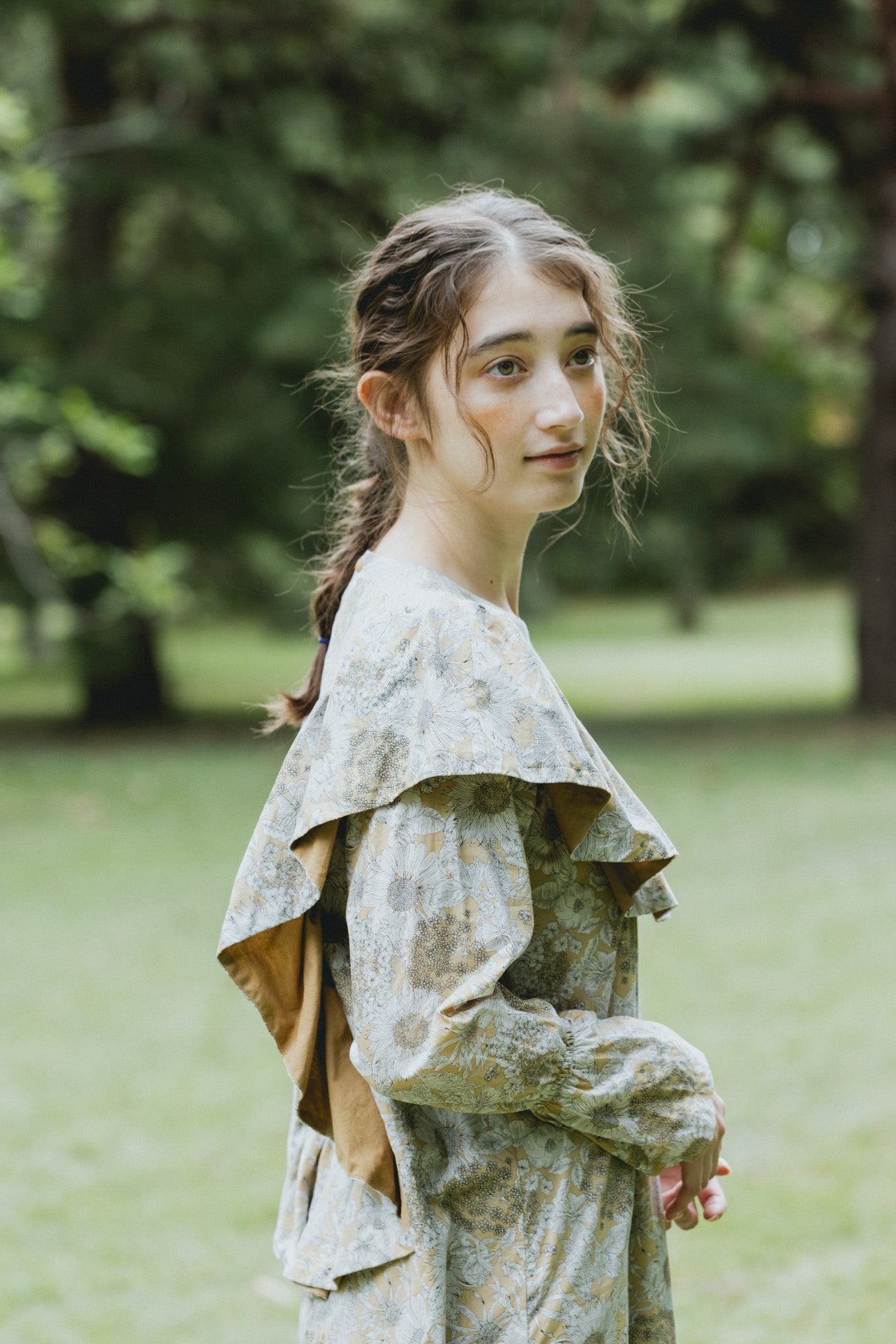 自由大领连衣裙