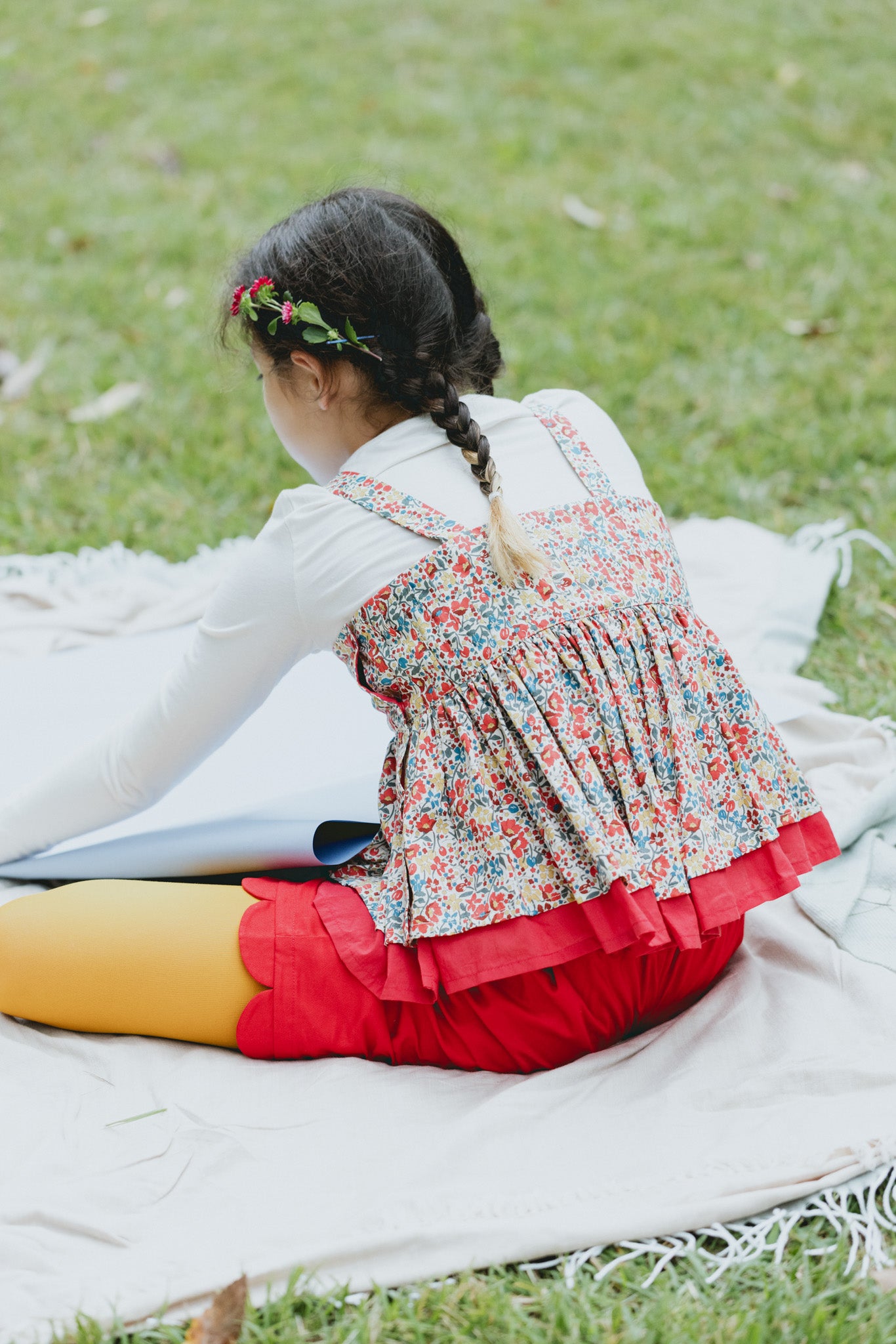 SCALLOPED SHORT PANTS